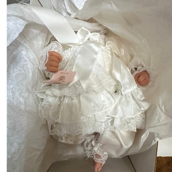 Lee Middleton 2000 Original Doll Model 00320 #146/1500-"She's So Pretty"-NEW! - Picture 4 of 11